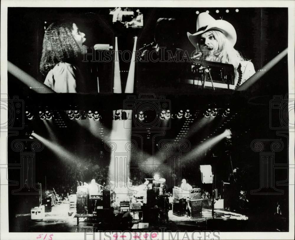 1978 Press Photo Leon Russell &amp; Wife Mary Performing on Stage - hpp32925- Historic Images