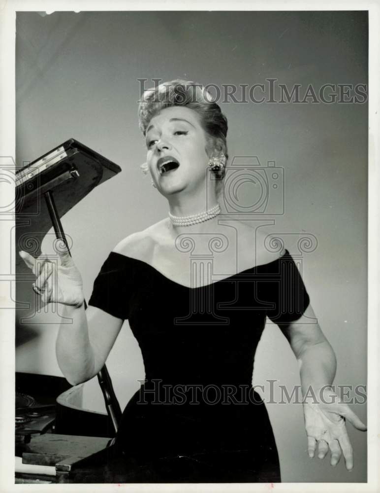 1959 Press Photo Singer Rise Stevens - hpp33714- Historic Images