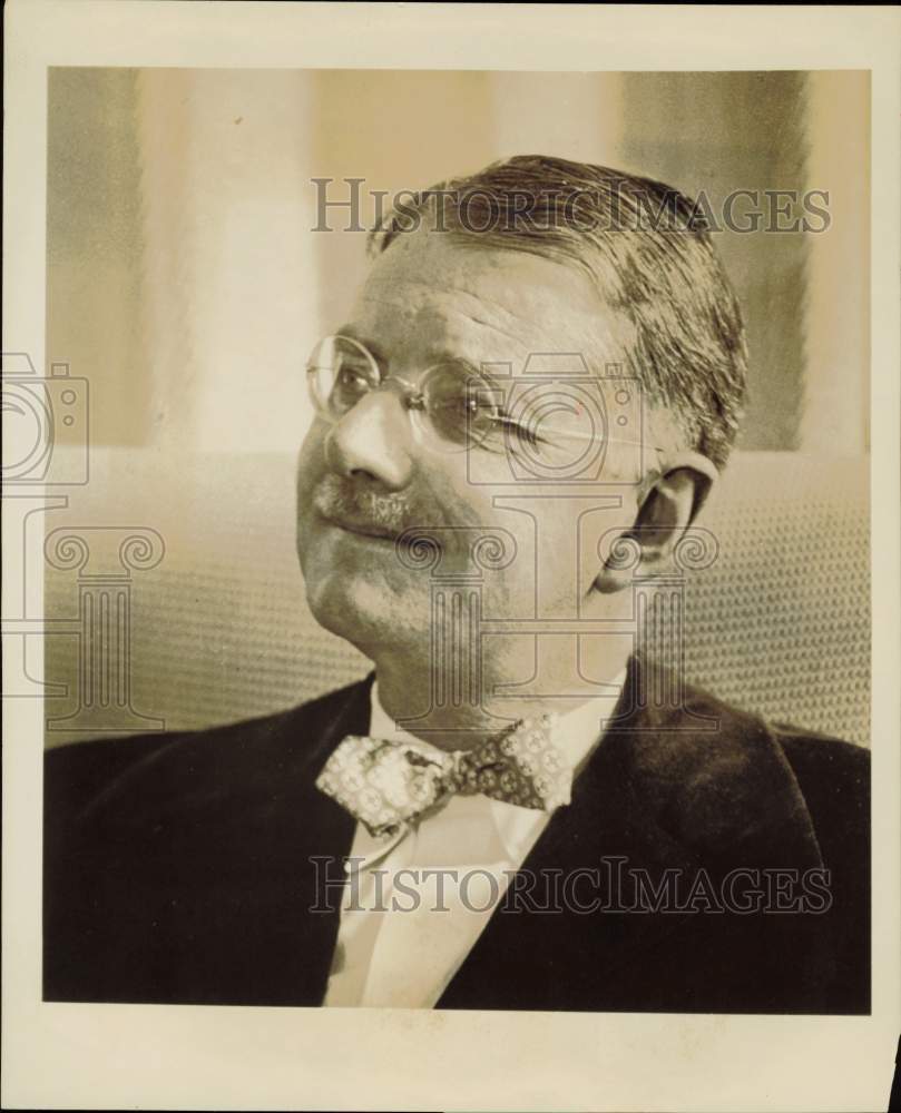 Press Photo George R. Stewart, Author &quot;The Year of the Oath&quot; - hpp34854- Historic Images