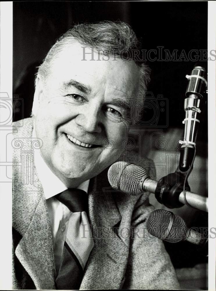 1985 Press Photo NBC Announcer Don Pardo at Microphone, New York City- Historic Images