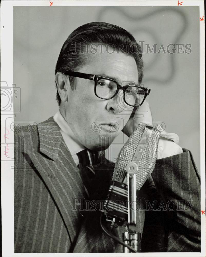 1977 Press Photo TV Host Gary Owens - hpp34906- Historic Images