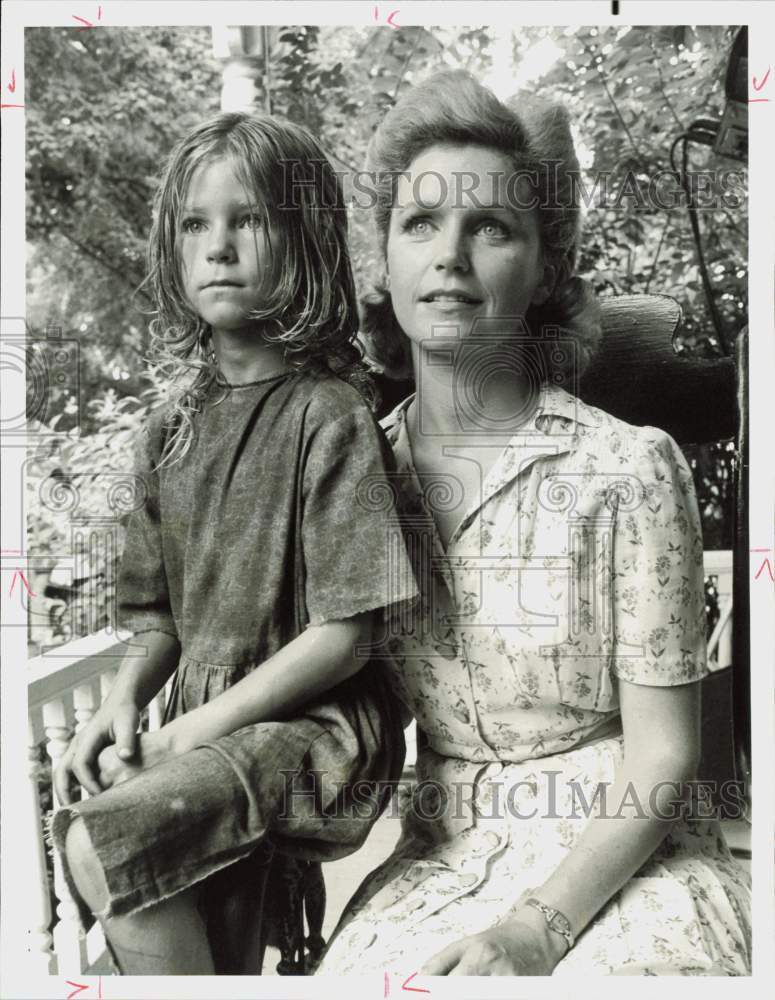 Press Photo Susan Deer &amp; Lee Remick in &quot;A Girl Named Sooner&quot; - hpp34926- Historic Images