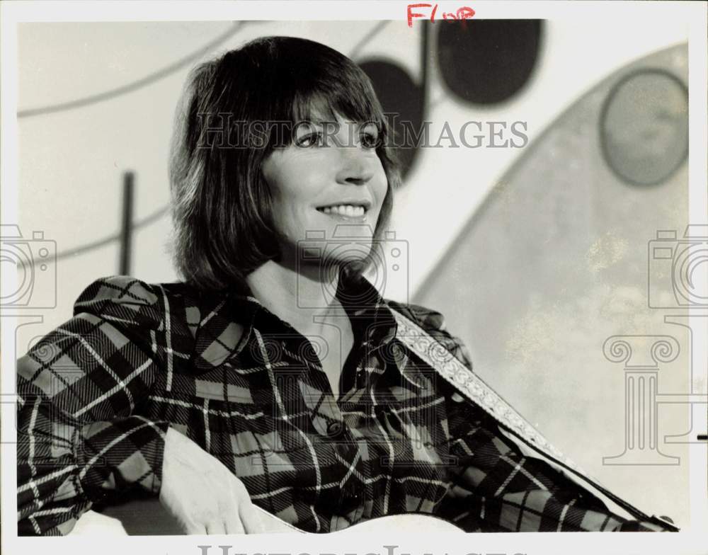 1976 Press Photo Singer Helen Reddy - hpp35089- Historic Images