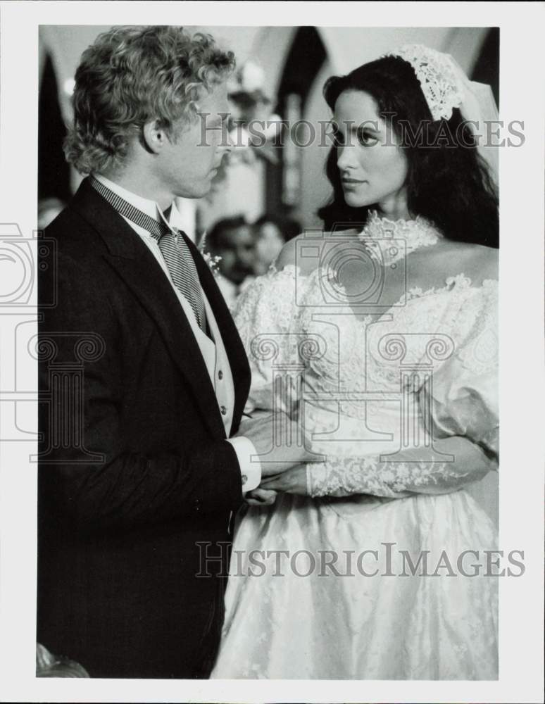 1982 Press Photo William Katt, Connie Sellecca in &quot;The Greatest American Hero&quot;- Historic Images