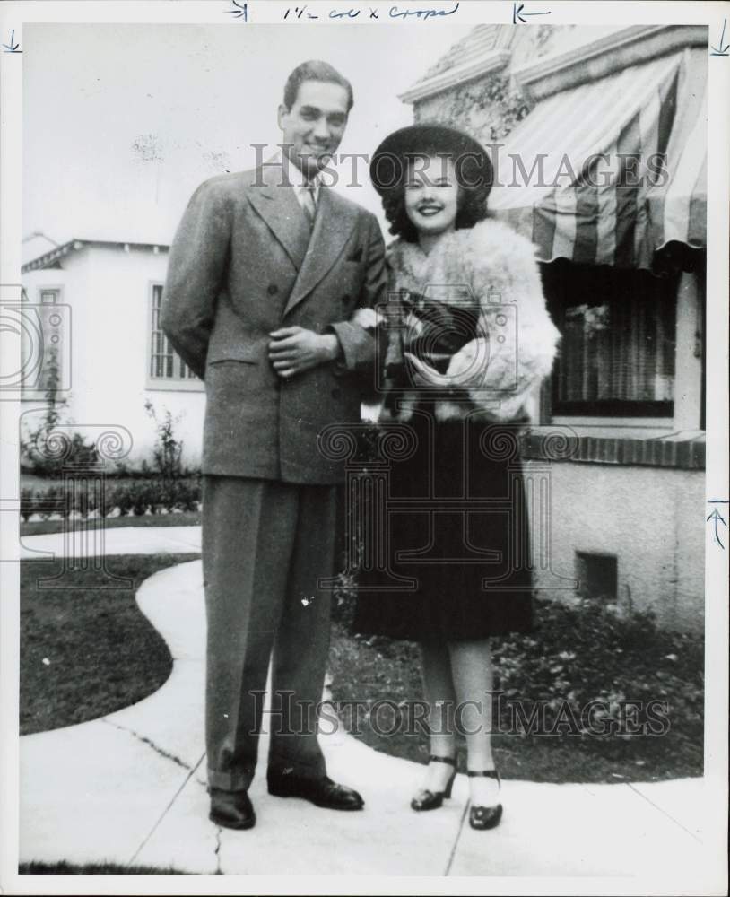 1954 Press Photo Actors Lee Bonnell &amp; Gale Storm - hpp35621- Historic Images