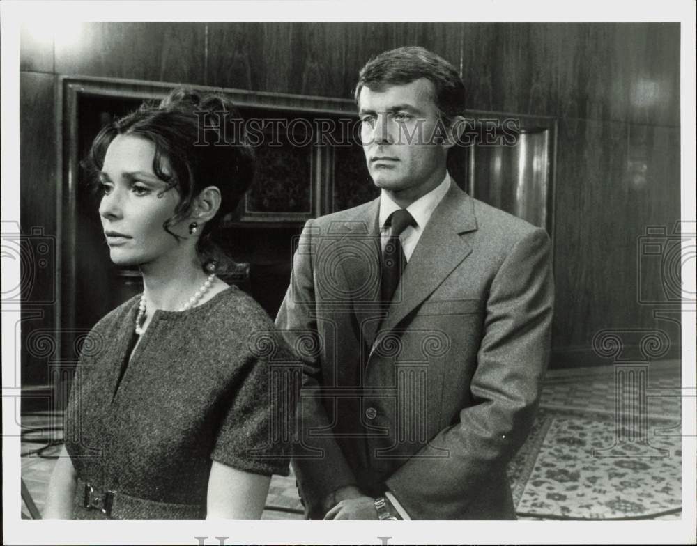 1972 Press Photo Robert Conrad and Susan Strasberg in &quot;Assignment: Vienna&quot;- Historic Images