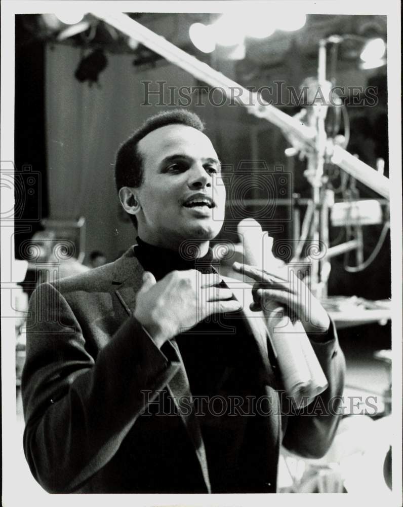 1967 Press Photo Harry Belafonte on &quot;A Time for Laughter,&quot; ABC Stage 67 Special.- Historic Images