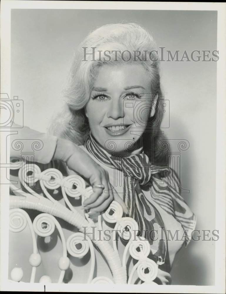 Press Photo Actress Ginger Rogers stars on &quot;Bell Telephone Hour,&quot; on NBC.- Historic Images