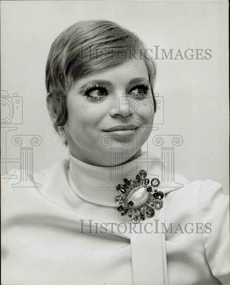 1969 Press Photo Juliet Prowse, American actress, dancer and singer. - hpp36697- Historic Images