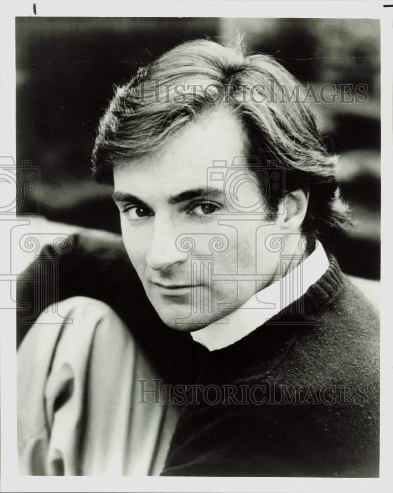 1984 Press Photo Charles Panati, American author, editor and physicist.- Historic Images