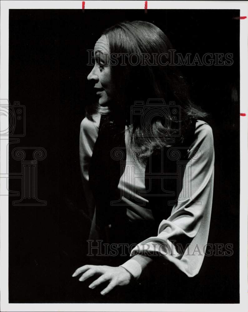 1973 Press Photo Actress Denise Le Brun performs on stage at Alley Theater- Historic Images