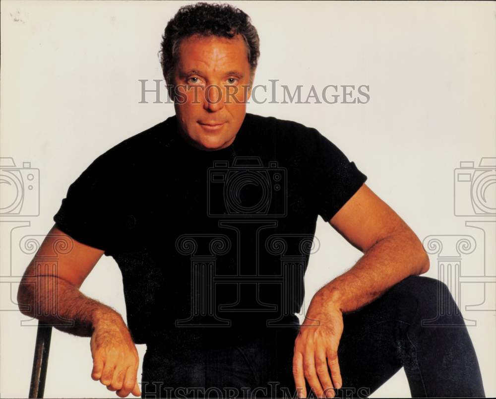 1994 Press Photo Singer Tom Jones - hpp37299- Historic Images