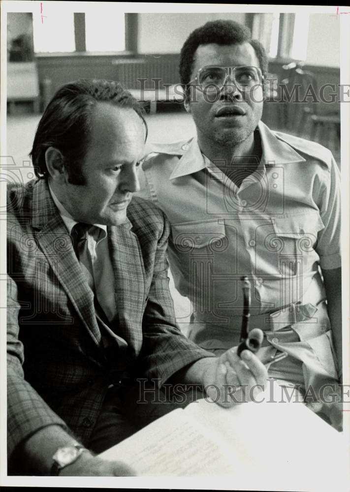 1970 Press Photo Robert Nemiroff &amp; James Earl Jones at &quot;Les Blancs&quot; Rehearsal- Historic Images