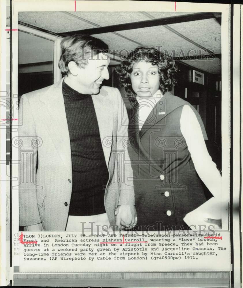 1971 Press Photo TV Host David Frost &amp; Diahann Carroll Arriving in London- Historic Images