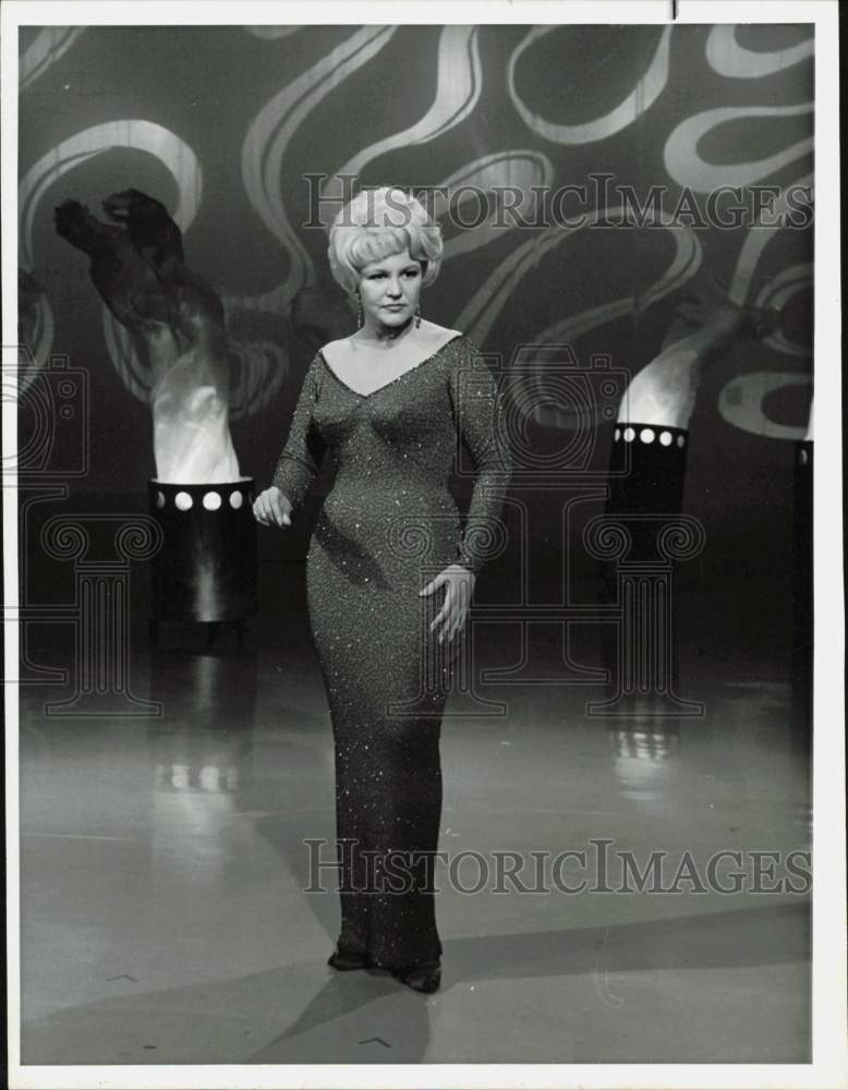 1966 Press Photo Singer Peggy Lee on "The Andy Williams Show" - hpp37542- Historic Images