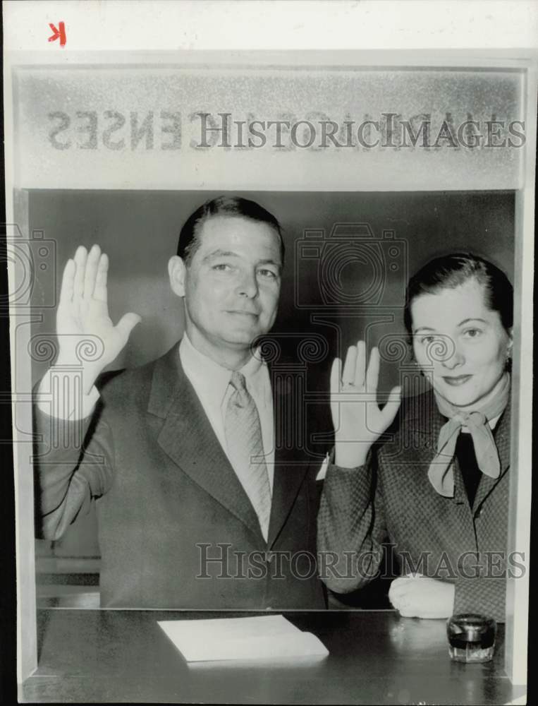 1952 Press Photo Actress Joan Fontaine & Collier Young Get Marriage License- Historic Images