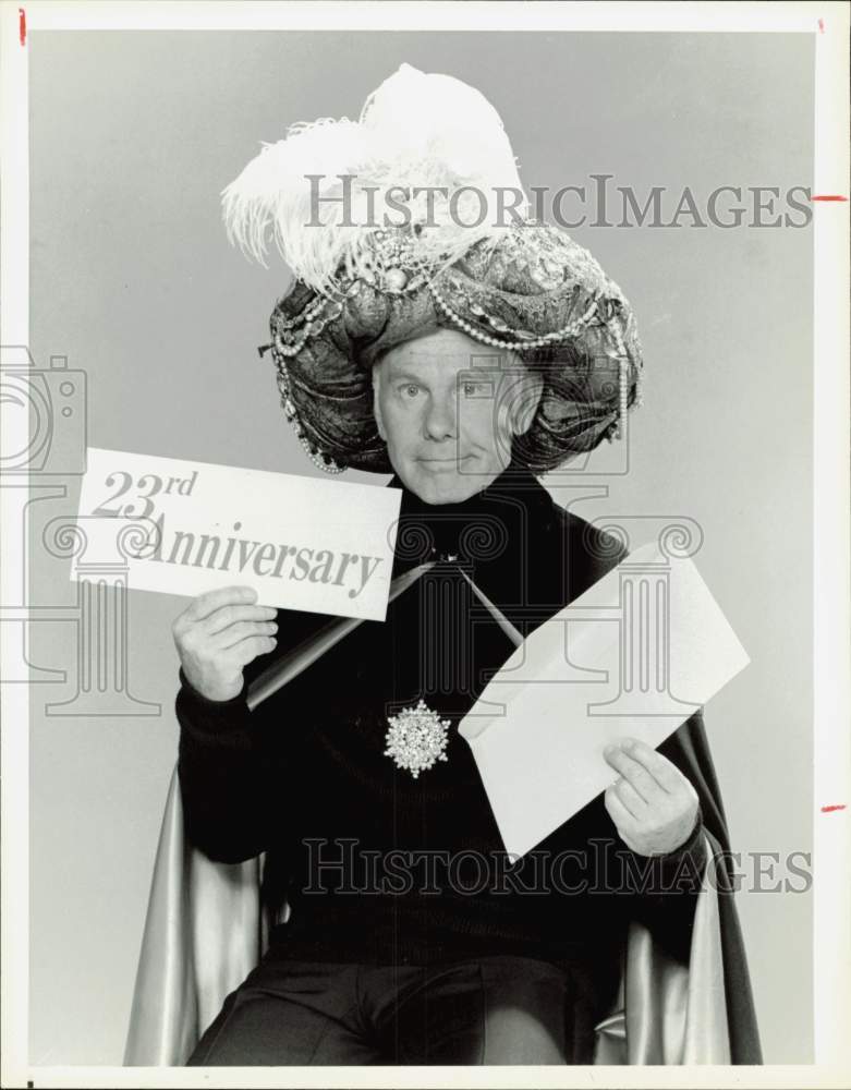 1985 Press Photo Johnny Carson on 23rd Anniversary as Host of &quot;Tonight Show&quot;- Historic Images