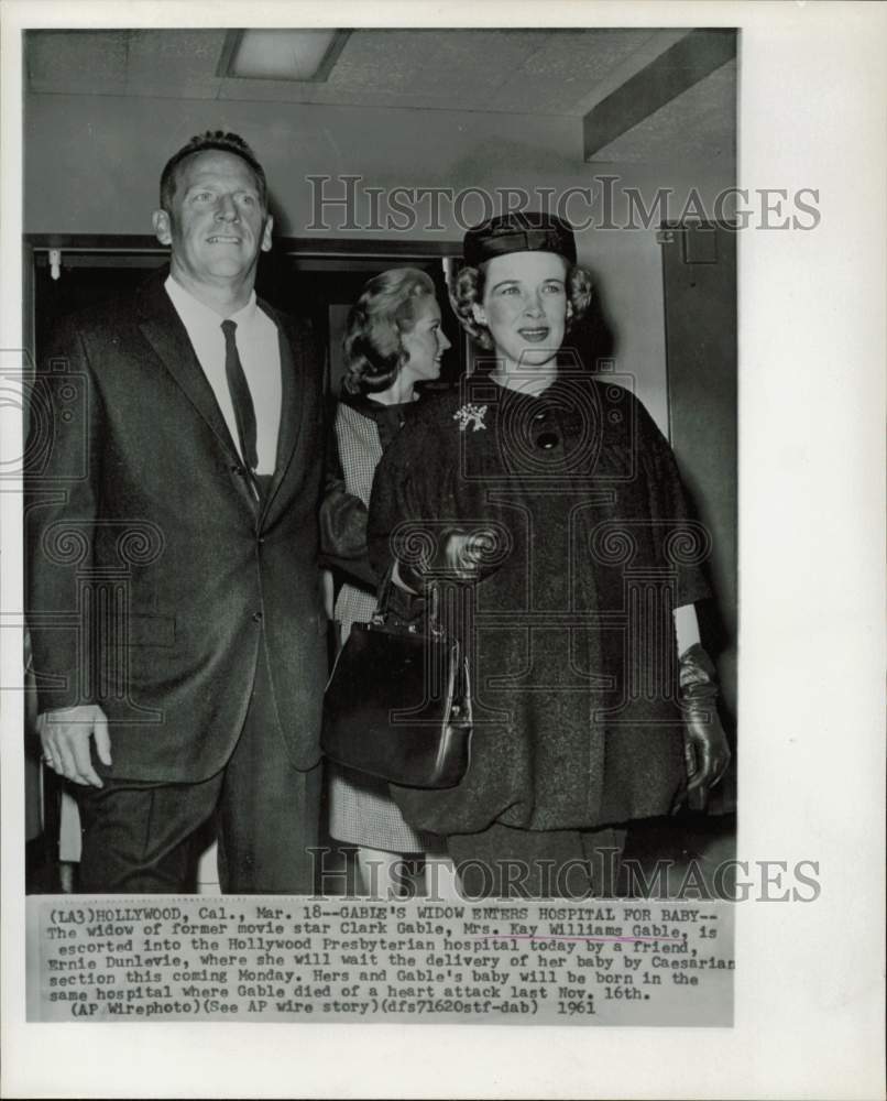 1961 Press Photo Kay Williams Gable &amp; Ernie Dunlevie at Hollywood Hospital- Historic Images