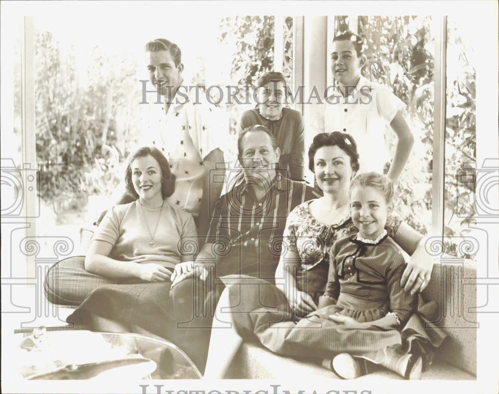 Press Photo Television Emcee Art Linkletter &amp; Family - hpp39123- Historic Images