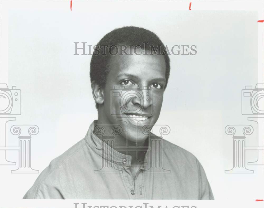 1984 Press Photo Actor Dorian Harewood in "Glitter" - "A Minor Miracle"- Historic Images