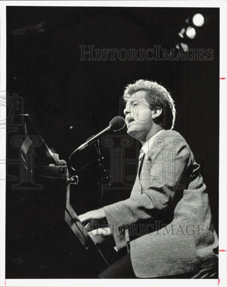 1984 Press Photo Singer-Pianist Billy Joel, in Concert - hpp39553- Historic Images