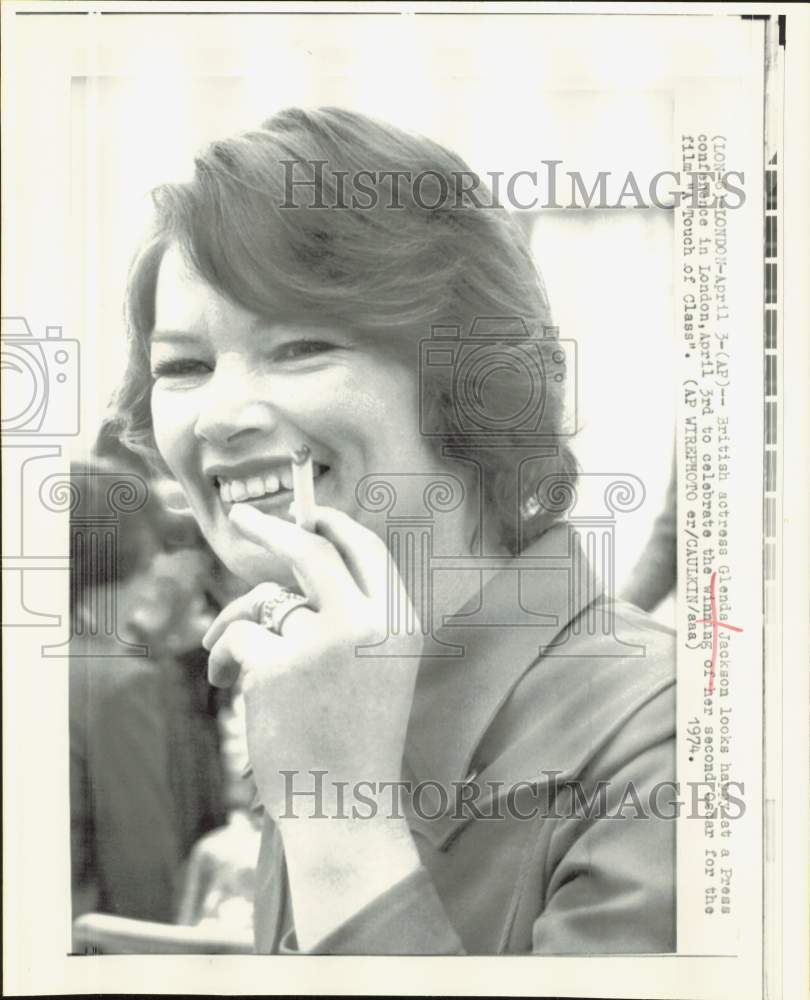 1974 Press Photo Actress Glenda Jackson at London Press Conference - hpp39666- Historic Images