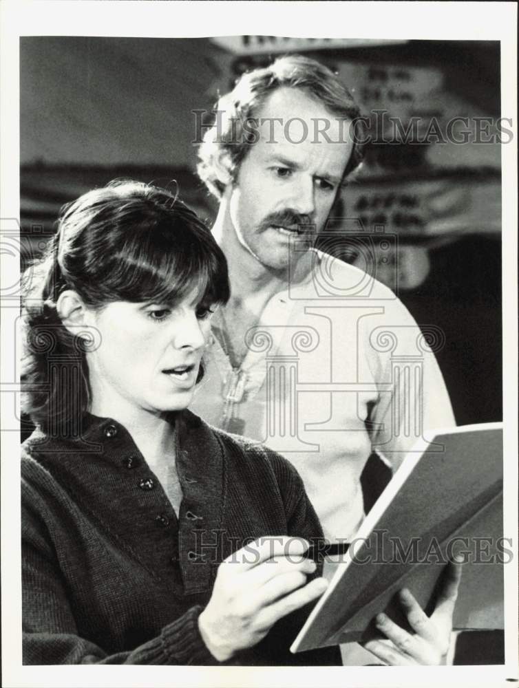 1980 Press Photo Actor Susan St. James, Mike Farrell on &quot;M*A*S*HÃ¢â‚¬Â - hpp39682- Historic Images