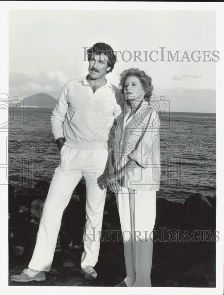 1982 Press Photo Tom Selleck, Barbara Walters in &quot;Barbara Walters Special 20/20&quot;- Historic Images