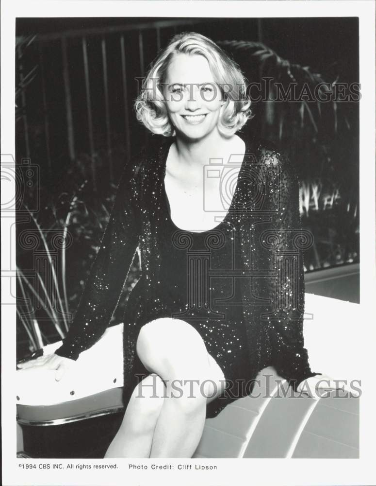 1994 Press Photo Actress Cybill Shepherd in &quot;Cybill&quot; TV Series - hpp40048- Historic Images