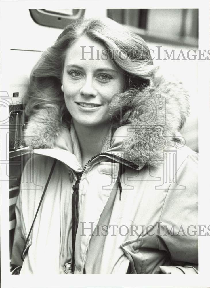 1985 Press Photo Actress Cybill Shepherd on Los Angeles TV Set - hpp40052- Historic Images