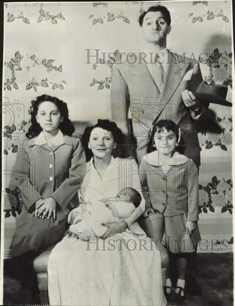 Press Photo Comic Danny Thomas &amp; His Family - hpp40181- Historic Images