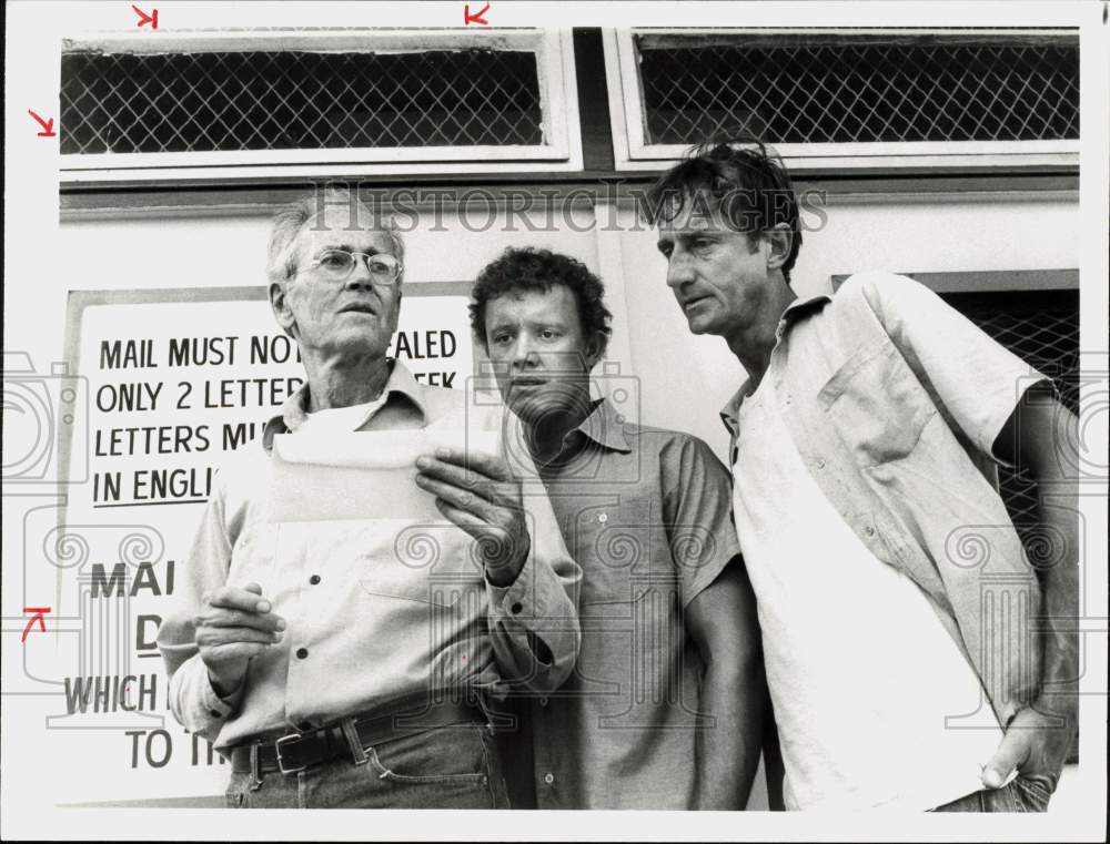 1980 Press Photo Actor Henry Fonda &amp; Co-Stars in &quot;Gideon&#39;s Trumpet&quot; - hpp40496- Historic Images