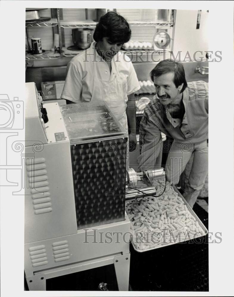 1984 Press Photo Sonny Bono, Entertainer & Restaurateur, Bono Restaurant Houston- Historic Images