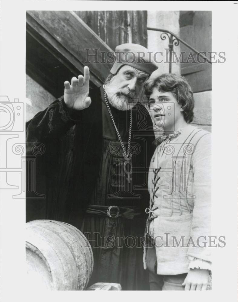 1983 Press Photo Fred Gwynne, Chris Makepeace in "The Mysterious Stranger"- Historic Images