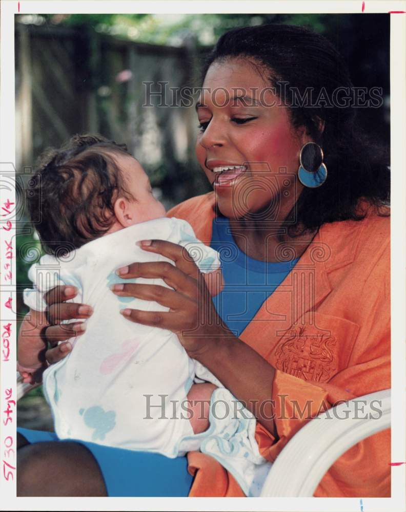 1990 Press Photo KHOU-TV News Anchor Marlene McClinton and Daughter Billie- Historic Images