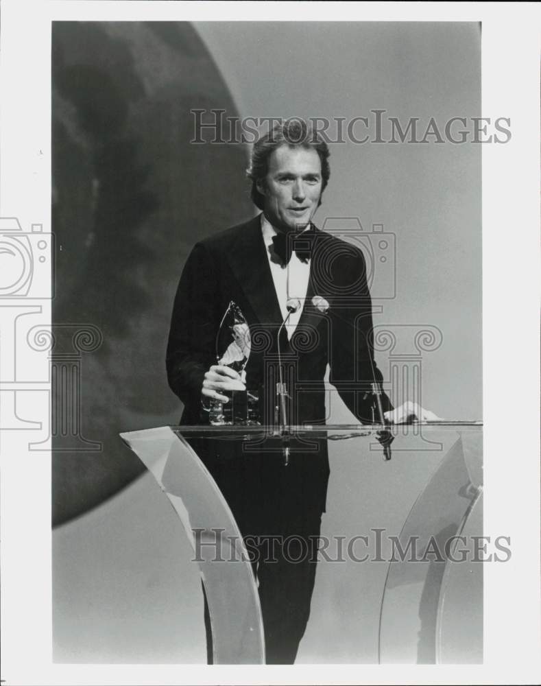 1987 Press Photo Actor Clint Eastwood, Accepting Award - hpp40870- Historic Images