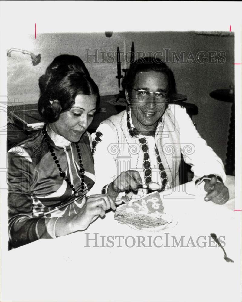 1972 Press Photo Conductor Lawrence Foster &amp; Wife Angela Suciu Foster at Wedding- Historic Images