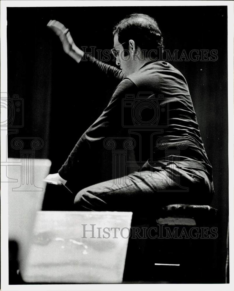 1971 Press Photo Conductor Lawrence Foster - hpp41158- Historic Images