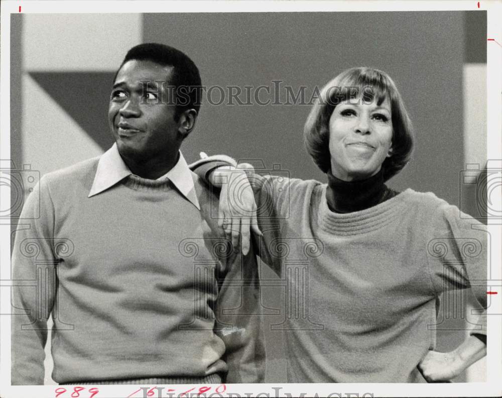 1977 Press Photo Ben Vereen &amp; Carol Burnett on &quot;Carol Burnett Show&quot; - hpp41284- Historic Images