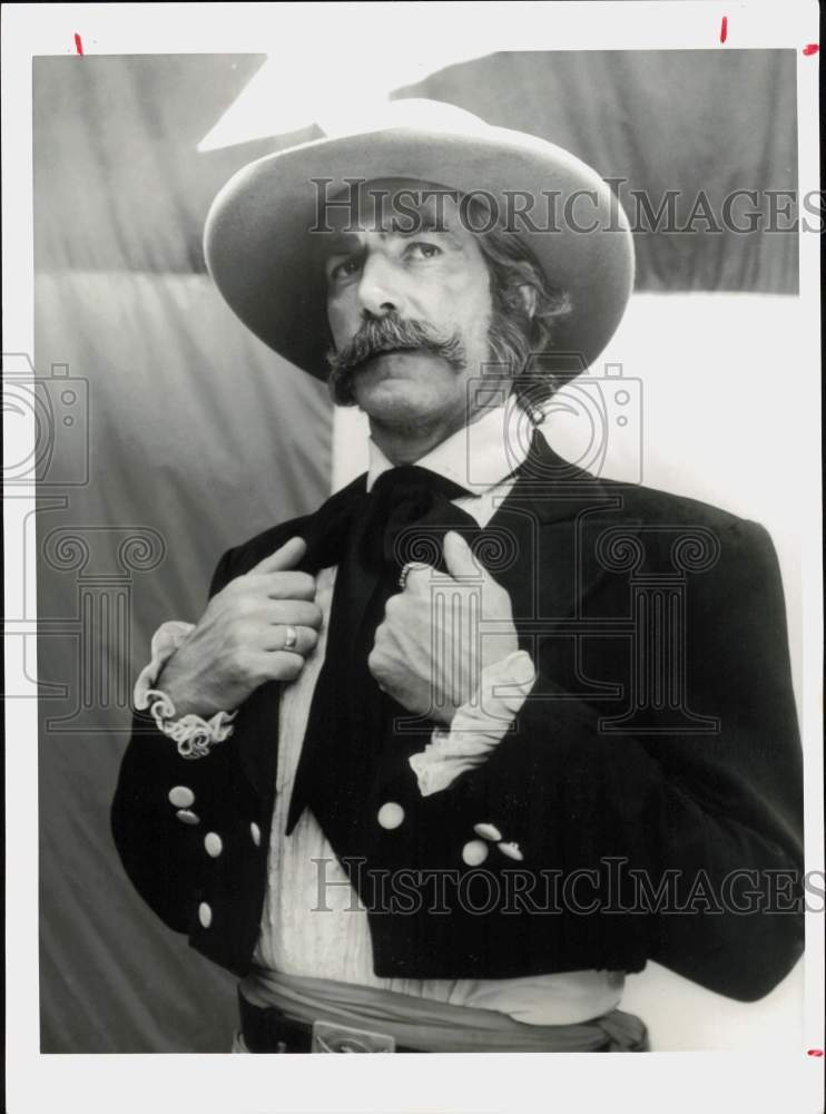 1986 Press Photo Sam Elliott Stars in &quot;Gone To Texas: The Sam Houston Story&quot;- Historic Images