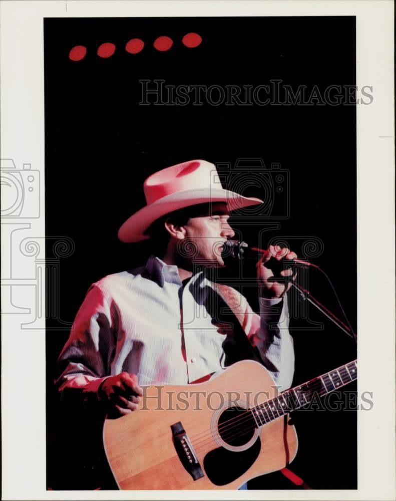 1989 Press Photo Country Singer George Strait Performs at The Summit - hpp41826- Historic Images