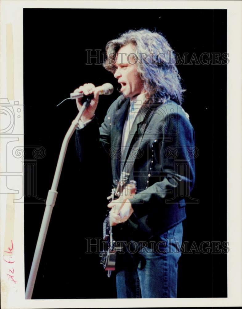 1988 Press Photo John Cougar Mellencamp in Concert, Houston, Texas - hpp41852- Historic Images