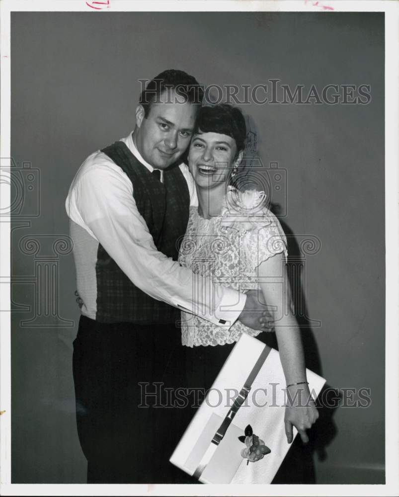 1964 Press Photo Houston Actor Warren Munson &amp; Wife Betty at New Home- Historic Images