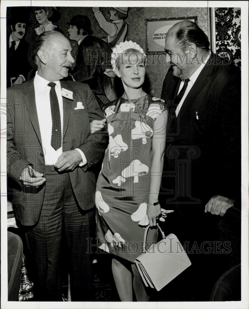 1966 Press Photo Actress Joanne Woodward, John Qualen, Robert Middleton at Dome- Historic Images