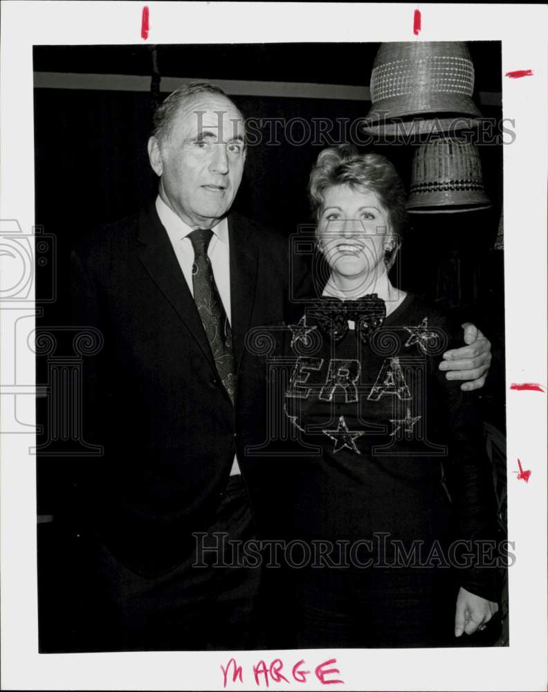 1977 Press Photo Henry Ehrlich &amp; Actress Fannie Flagg at Mirage Event- Historic Images