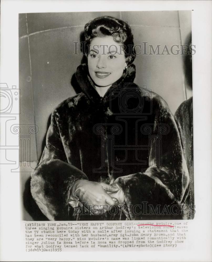 1955 Press Photo Singer Dorothy McGuire in New York - hpp42636- Historic Images