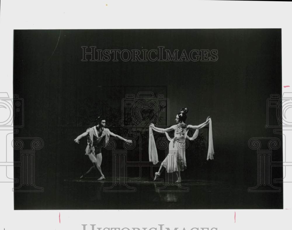 1982 Press Photo Janie Parker and Li Cunxin in Houston Ballet&#39;s &quot;Zheng Ban Qiao&quot;- Historic Images