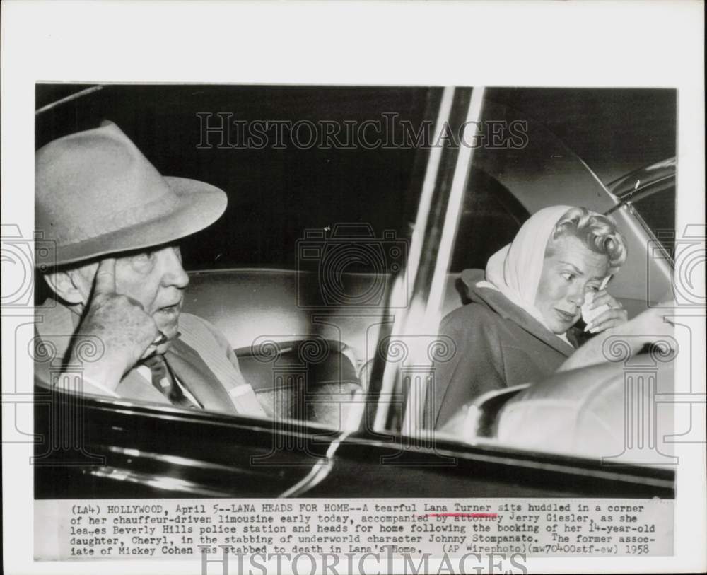 1958 Press Photo Actress Lana Turner, Lawyer Leave Beverly Hills Police Station- Historic Images