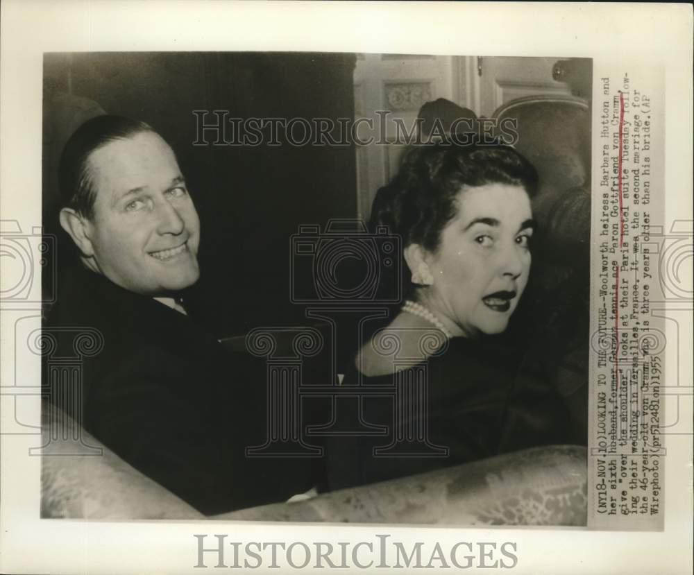 1955 Press Photo Barbara Hutton and Gottfriend von Cramm at Paris hotel suite- Historic Images