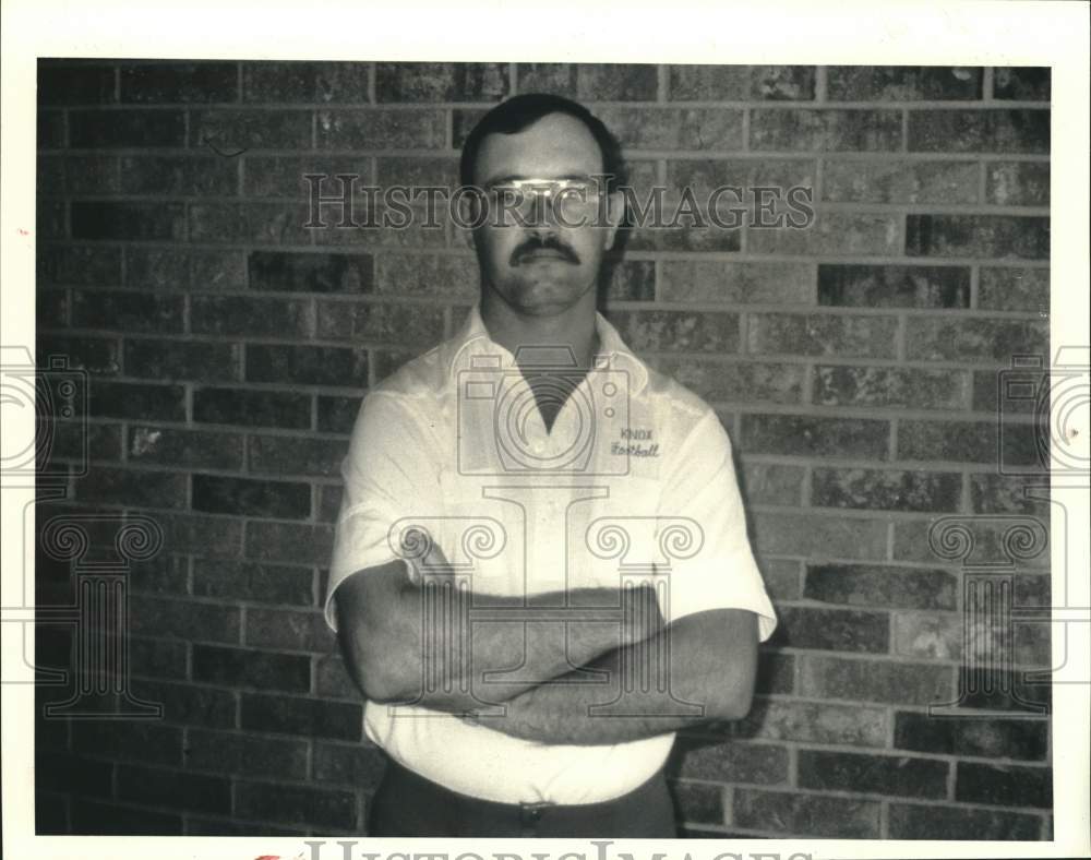 1987 Press Photo Neal Knox Junior High athletic coordinator Greg Campbell.- Historic Images